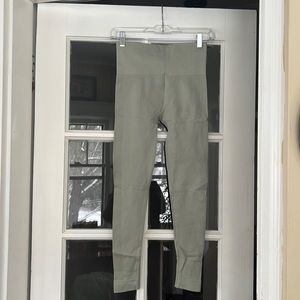 SET Active Sculptflex light green leggings